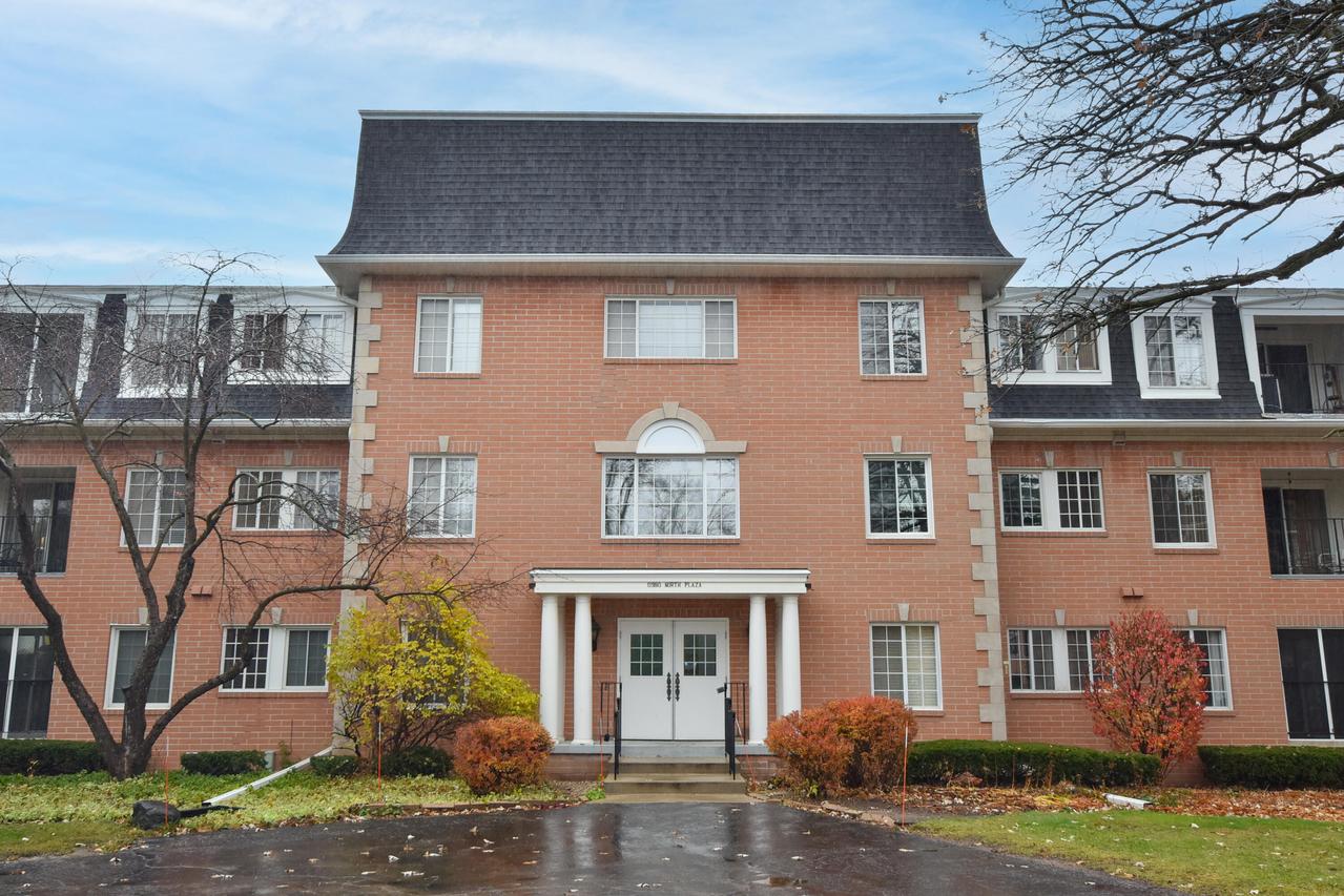 12990 W Bluemound Rd #205, Elm Grove, WI 53122