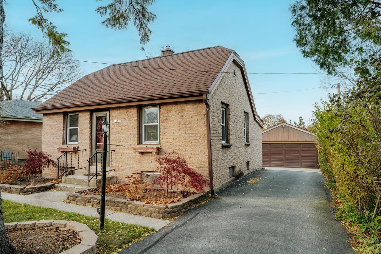 11510 W Wisconsin Ave, Wauwatosa, WI 53226