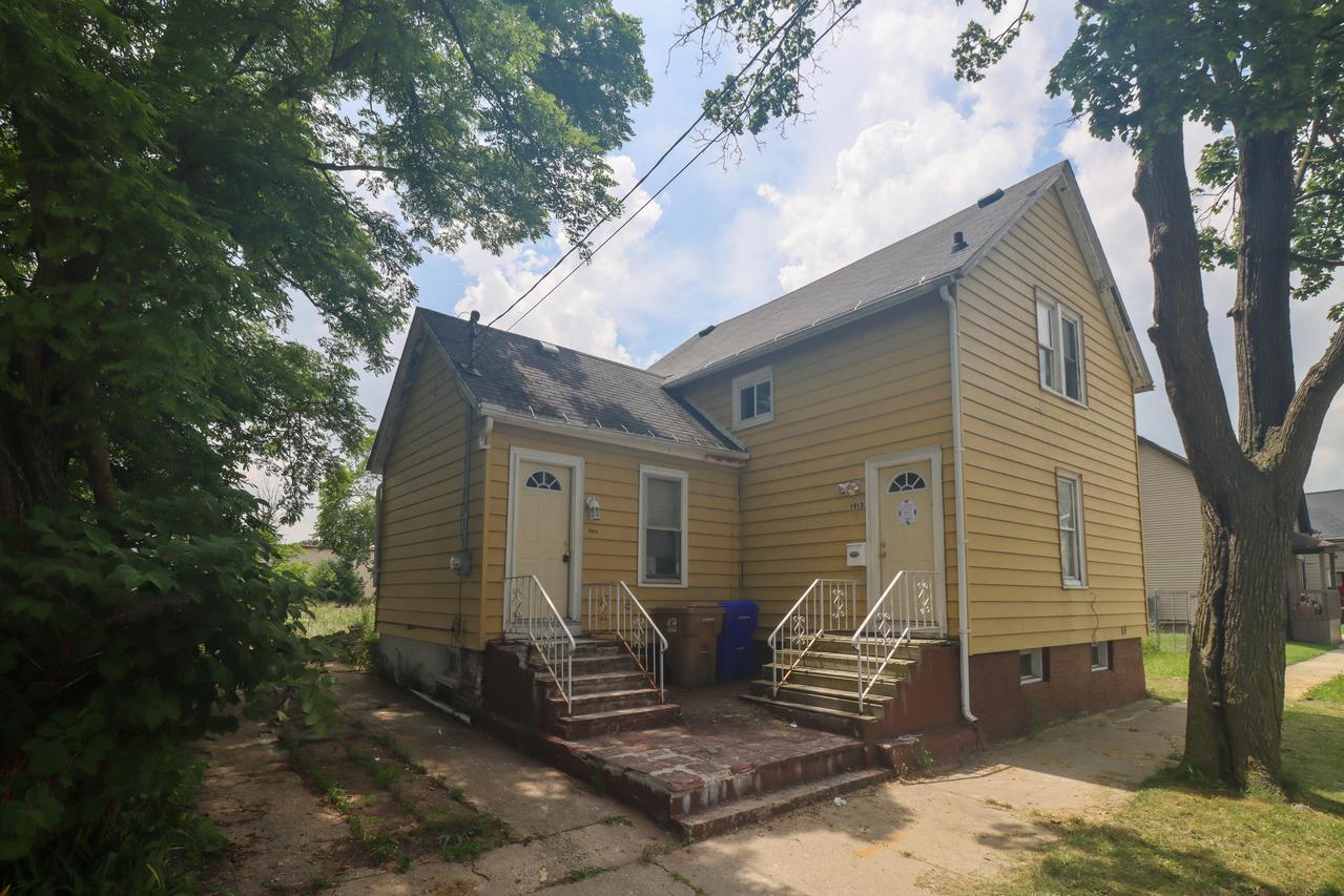 1913 55th St, Kenosha, WI 53140