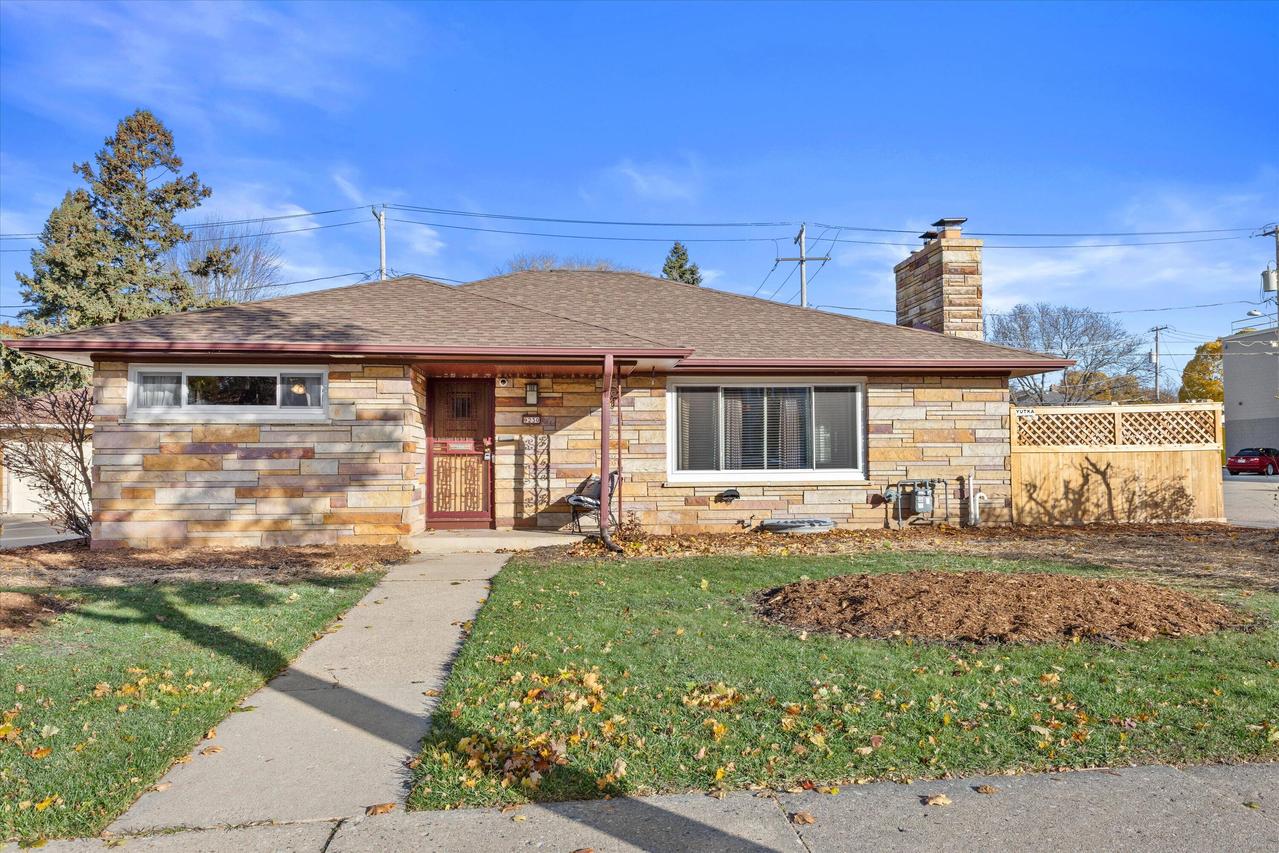 9230 W Center St, Milwaukee, WI 53222