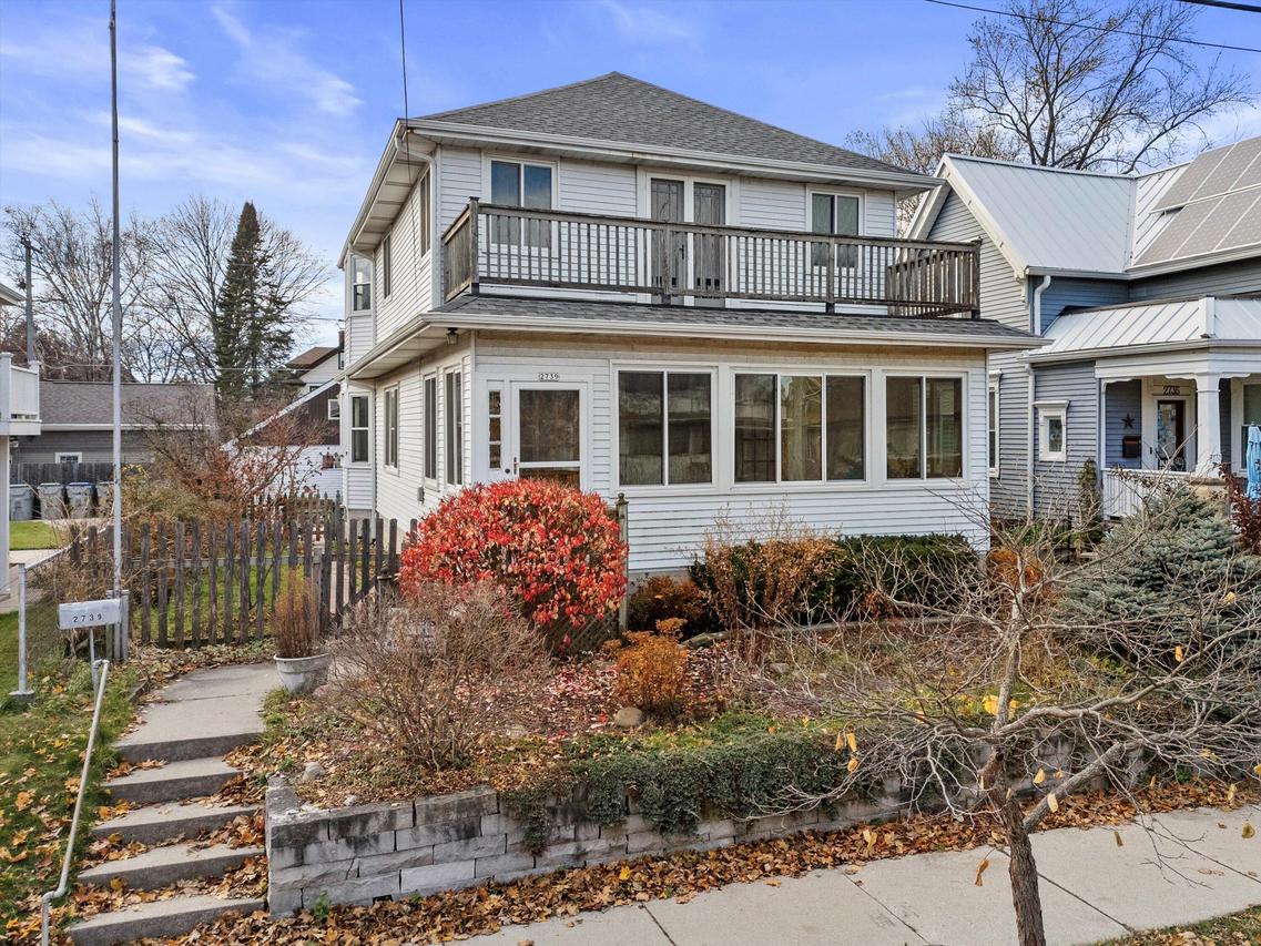 2739 S Shore Dr, Milwaukee, WI 53207
