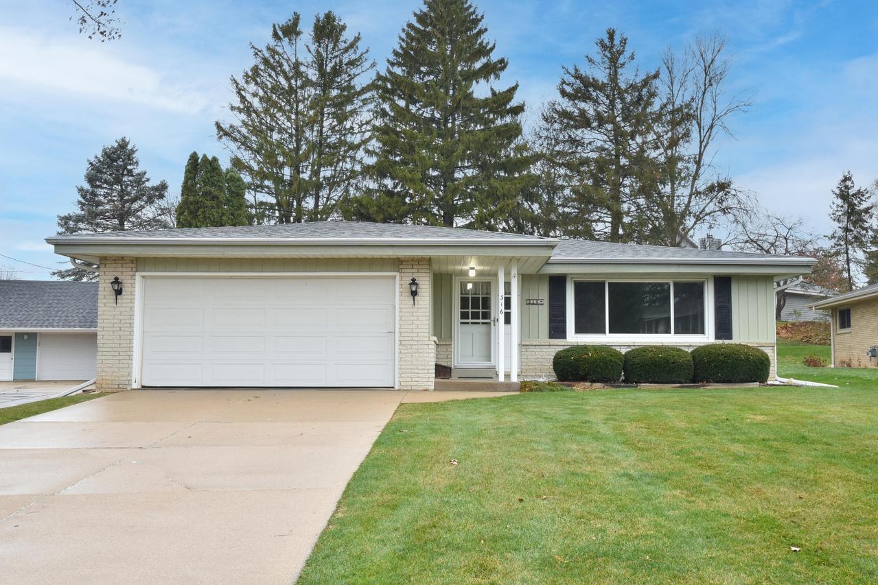 316 Parkway Dr, South Milwaukee, WI 53172