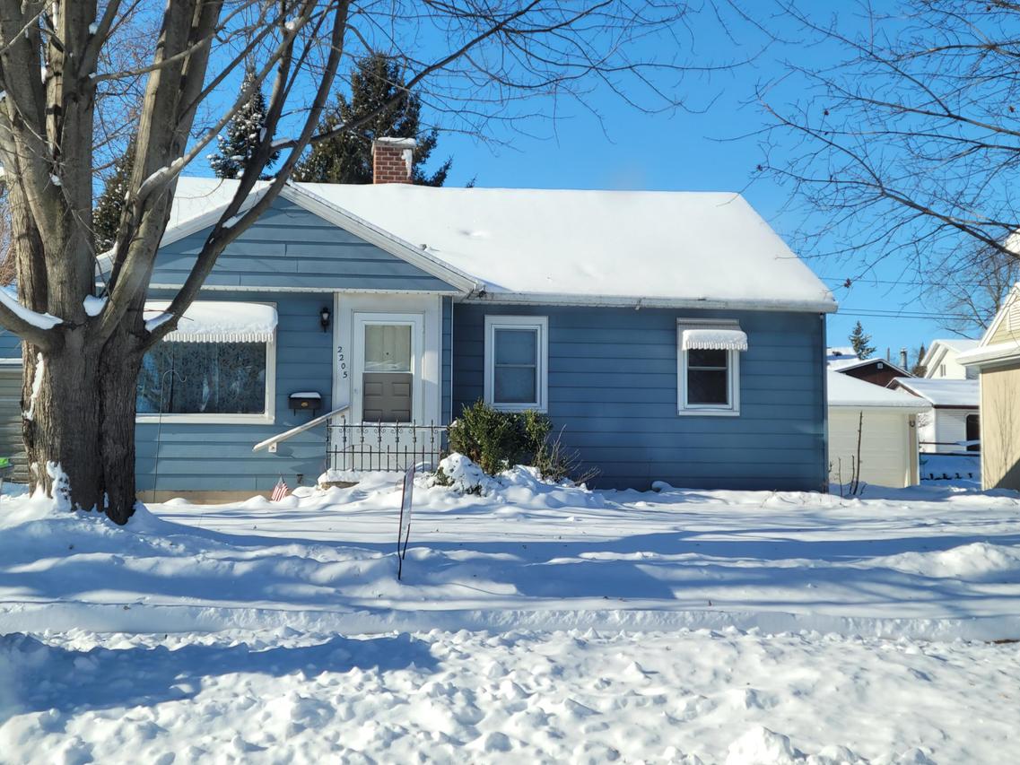 2205 Van Buren St, New Holstein, WI 53061