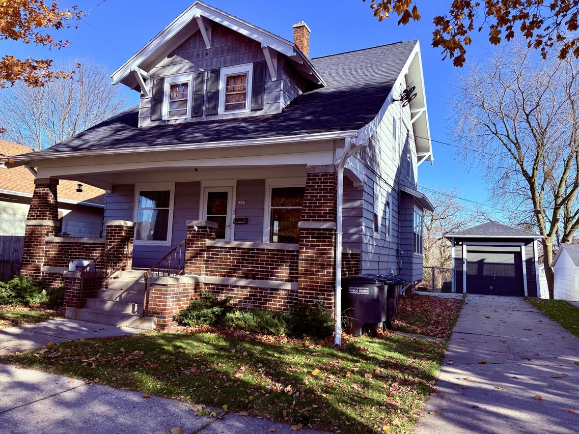 1307 S 15th St, Sheboygan, WI 53081