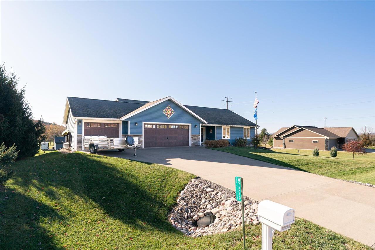 W7579 Castle Heights, Holland, WI 54636