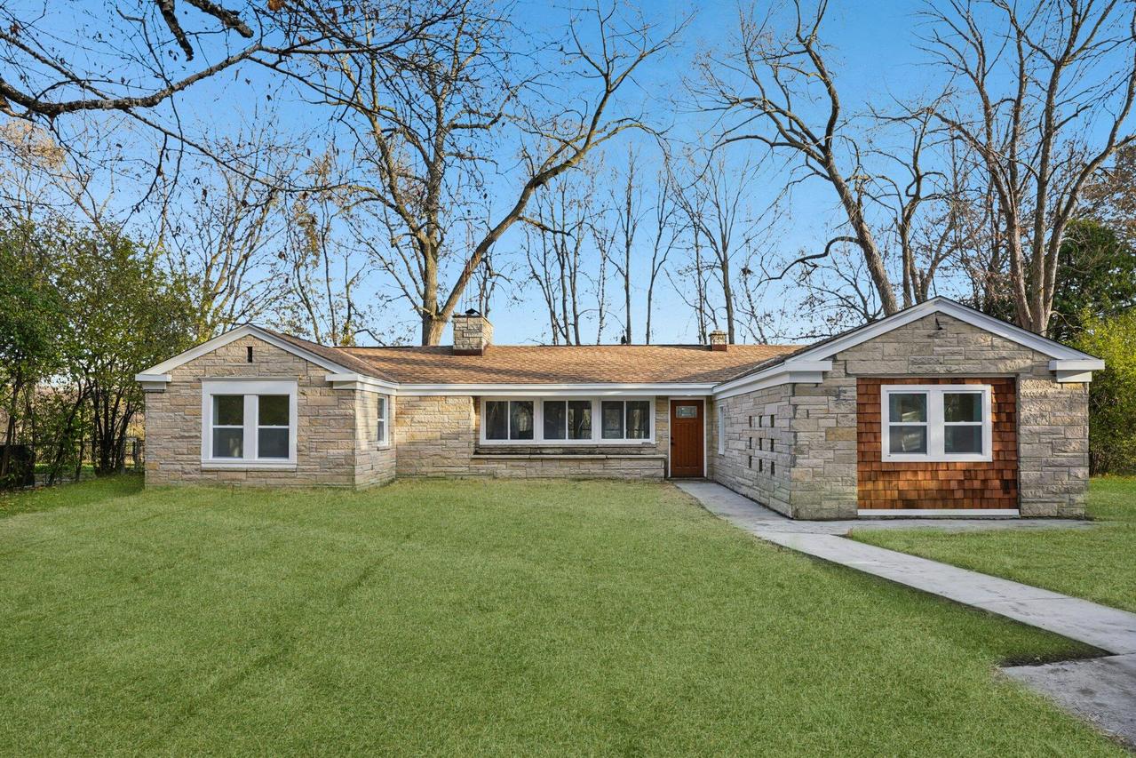 5686 N River Forest, Glendale, WI 53209