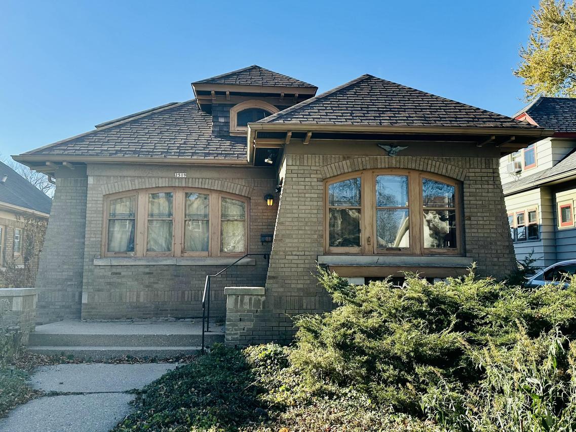 2519 N 66th St, Wauwatosa, WI 53213