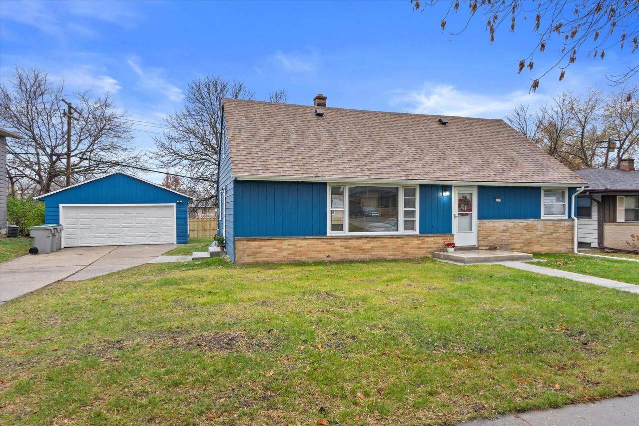 4265 S 22nd St, Milwaukee, WI 53221