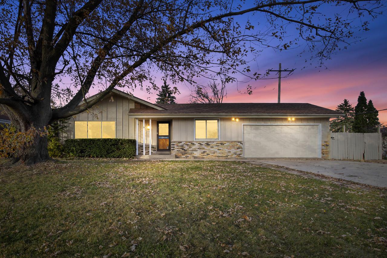 3850 W College Ave, Greenfield, WI 53221