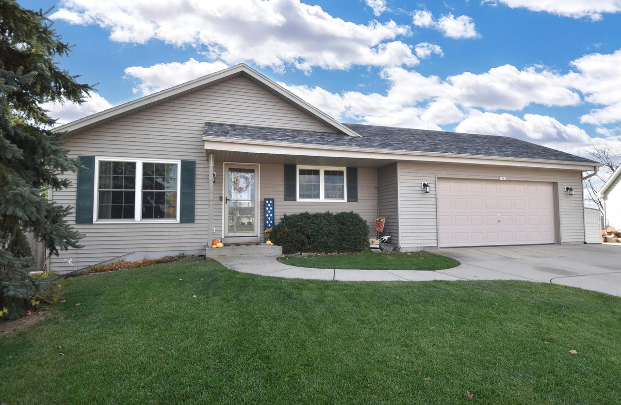 1087 Cleveland Ave, Hartford, WI 53027