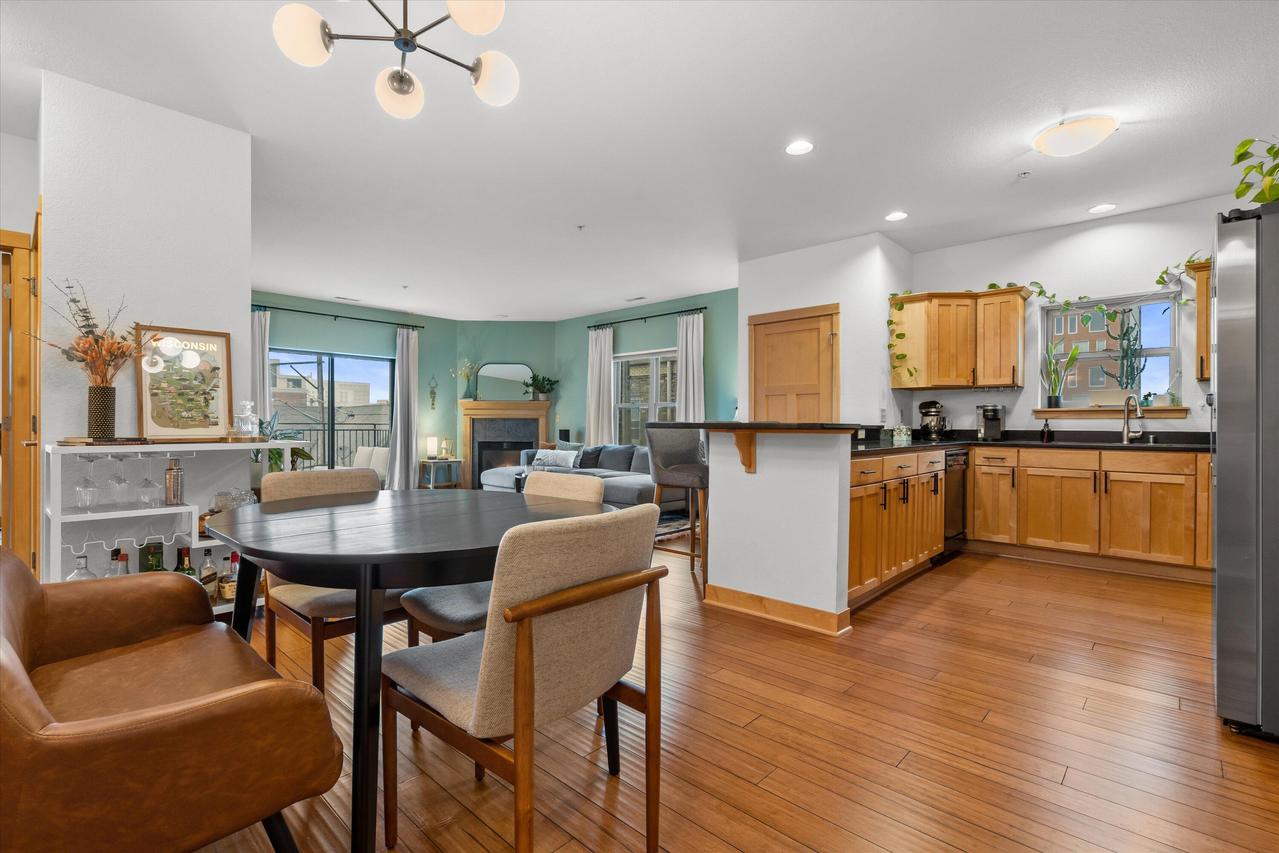 1812 E Lafayette Pl #308, Milwaukee, WI 53202