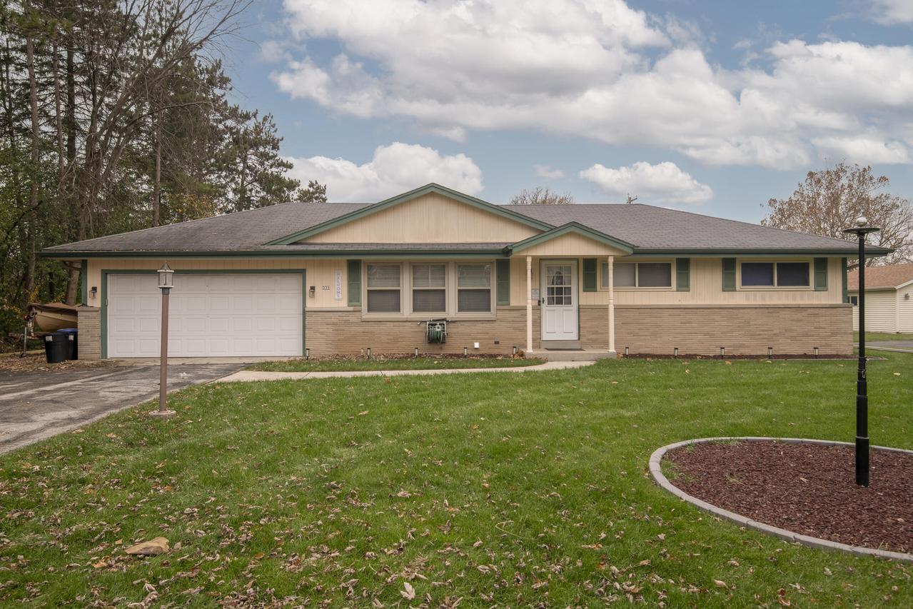 335 Kossow Rd, Brookfield, WI 53186
