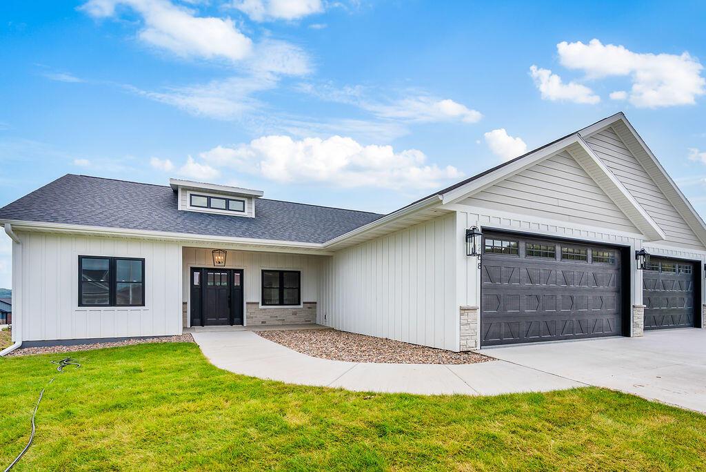 264 Southern Dr, Holmen, WI 54636