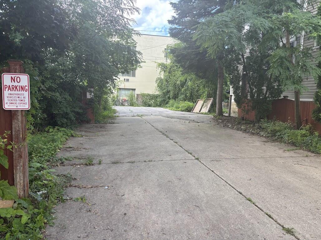 1314 E Albion St, Milwaukee, WI 53202