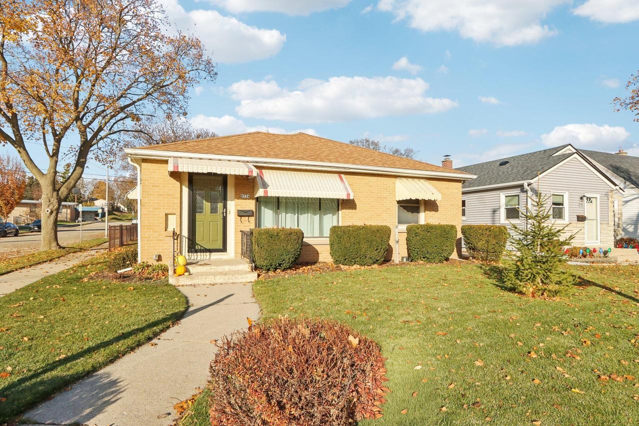 8734 W Becher St, West Allis, WI 53227