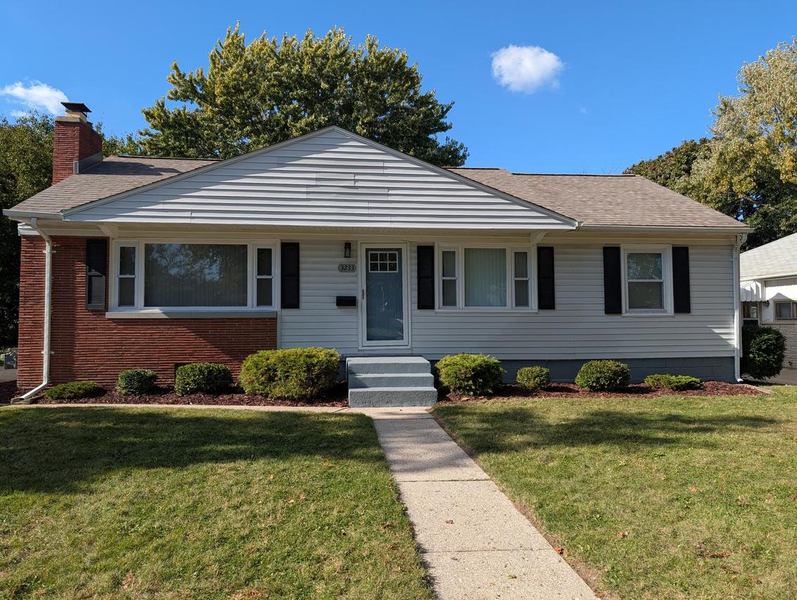 3233 S 55th St, Milwaukee, WI 53219