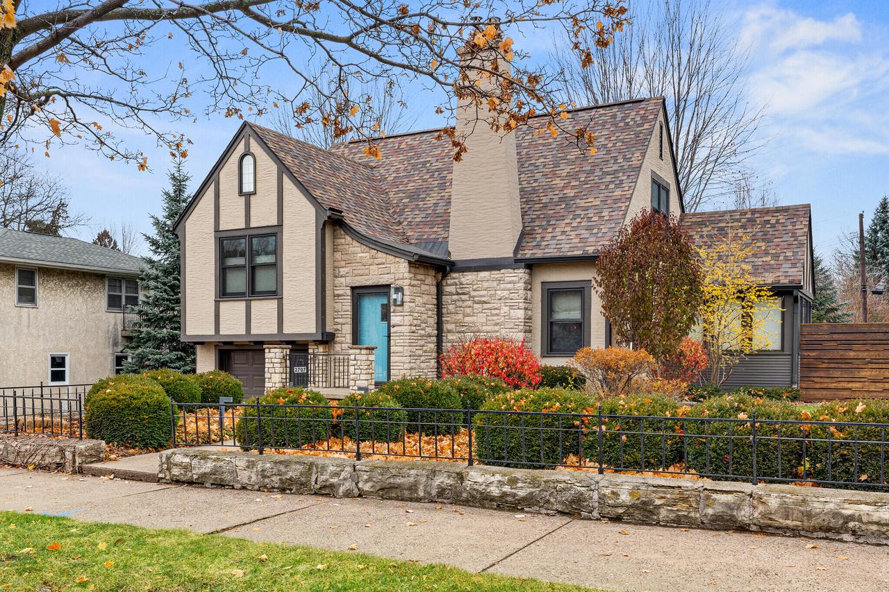 2707 Main St, La Crosse, WI 54601