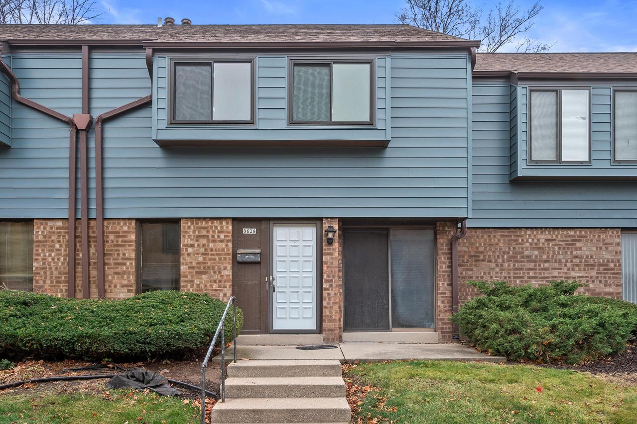 8628 N Servite Dr, Milwaukee, WI 53223
