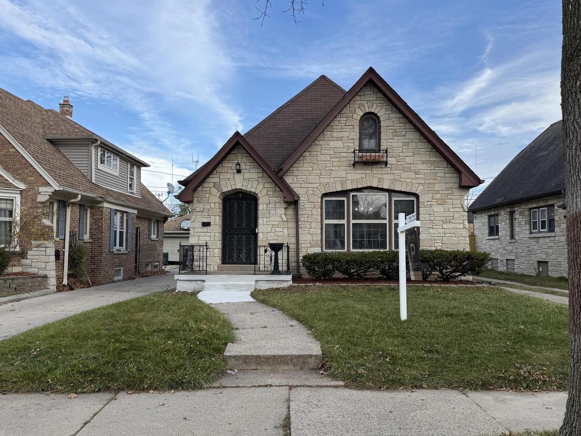 4182 N 13th St, Milwaukee, WI 53209