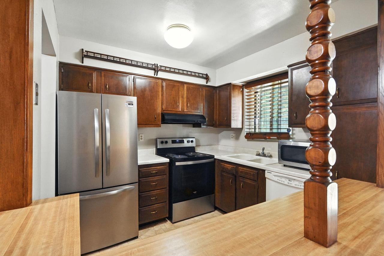 8657 N 73rd St, Milwaukee, WI 53223