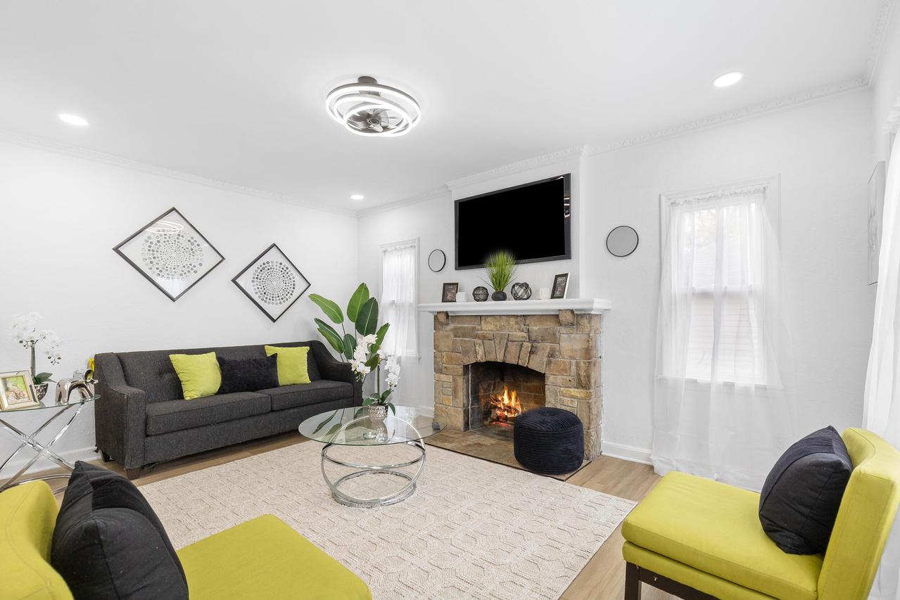 1229 W Olive St, Milwaukee, WI 53209