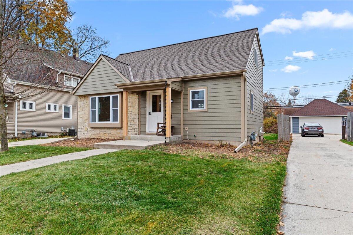 1021 13th Ave, Grafton, WI 53024