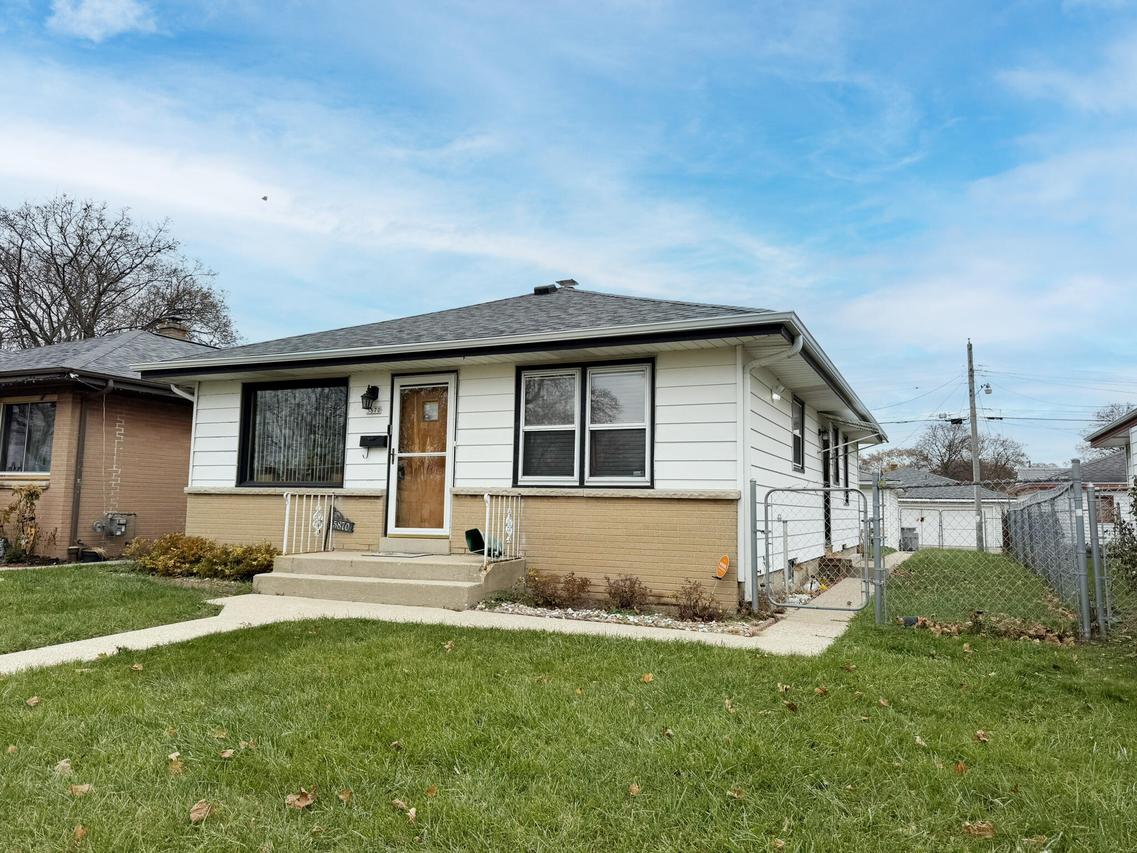 5870 N 75th St, Milwaukee, WI 53218