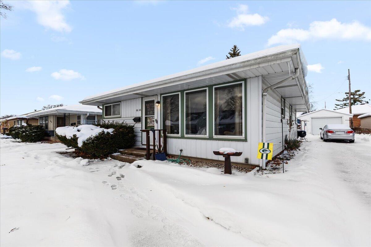 6606 W Dodge Pl, Milwaukee, WI 53220
