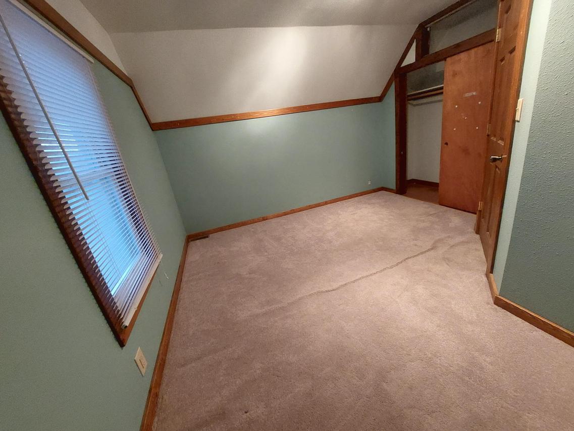 1577 E Gate Dr, Watertown, WI 53094