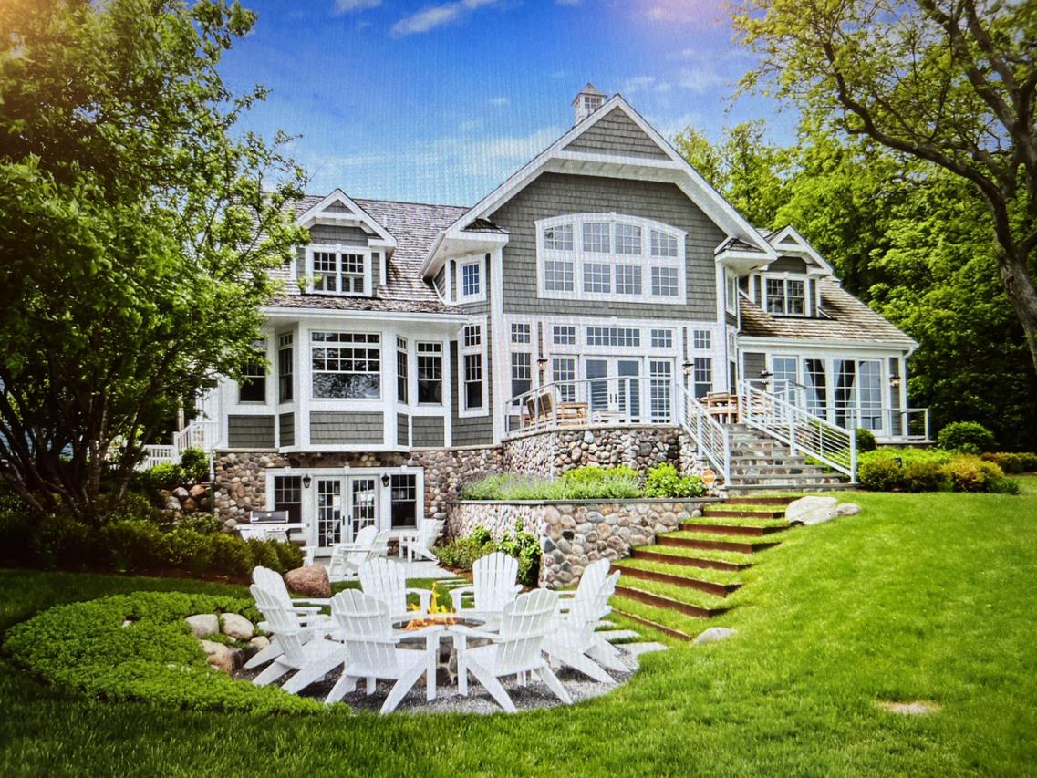 831 Bayview Dr, Lake Geneva, WI 53147