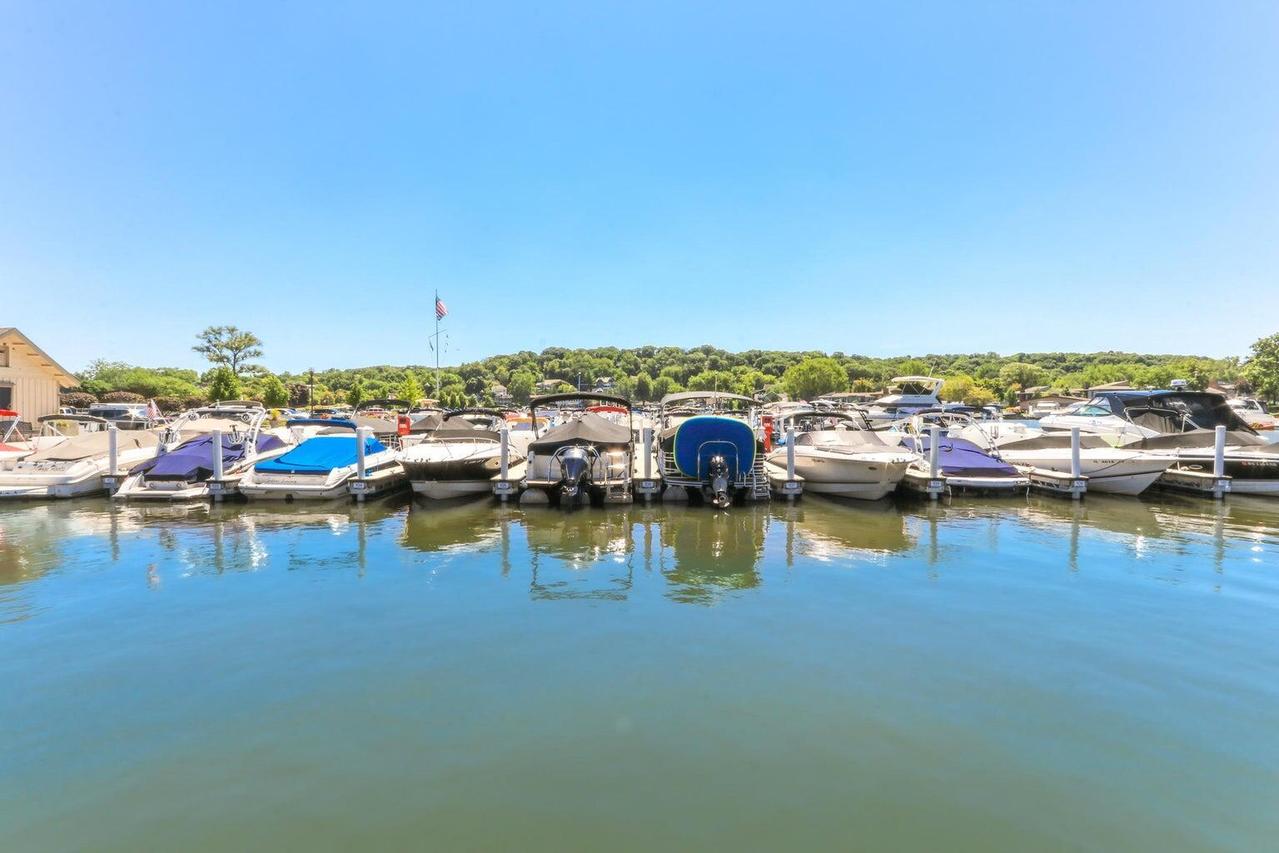 271 Fontana Blvd #610, Fontana, WI 53125