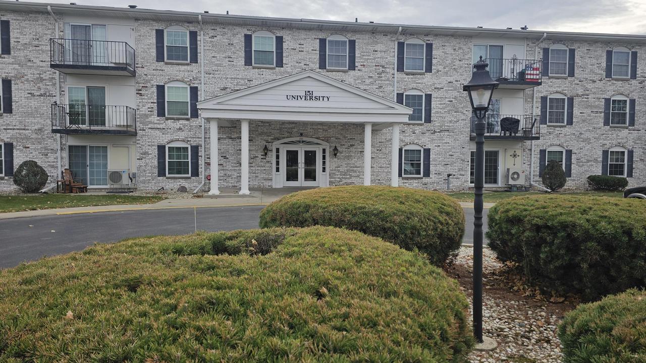 151 N University Dr #215, West Bend, WI 53095