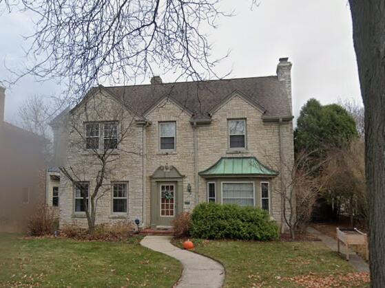 4412 N Wildwood Ave, Shorewood, WI 53211