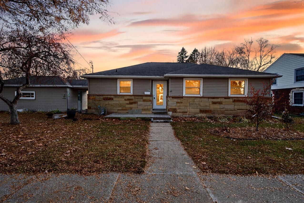 617 W Seymour St, Appleton, WI 54915