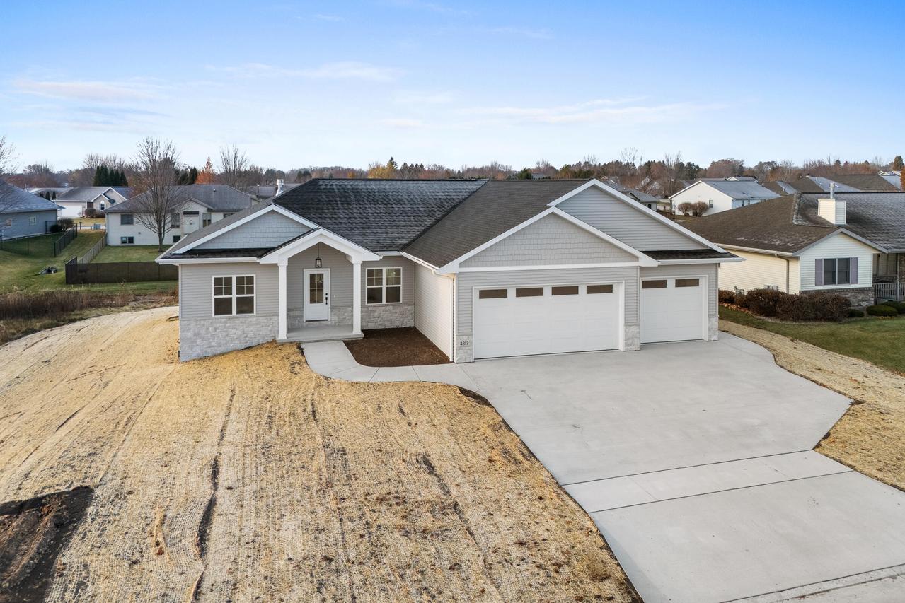 4313 Deerbrook Ln, Manitowoc, WI 54220