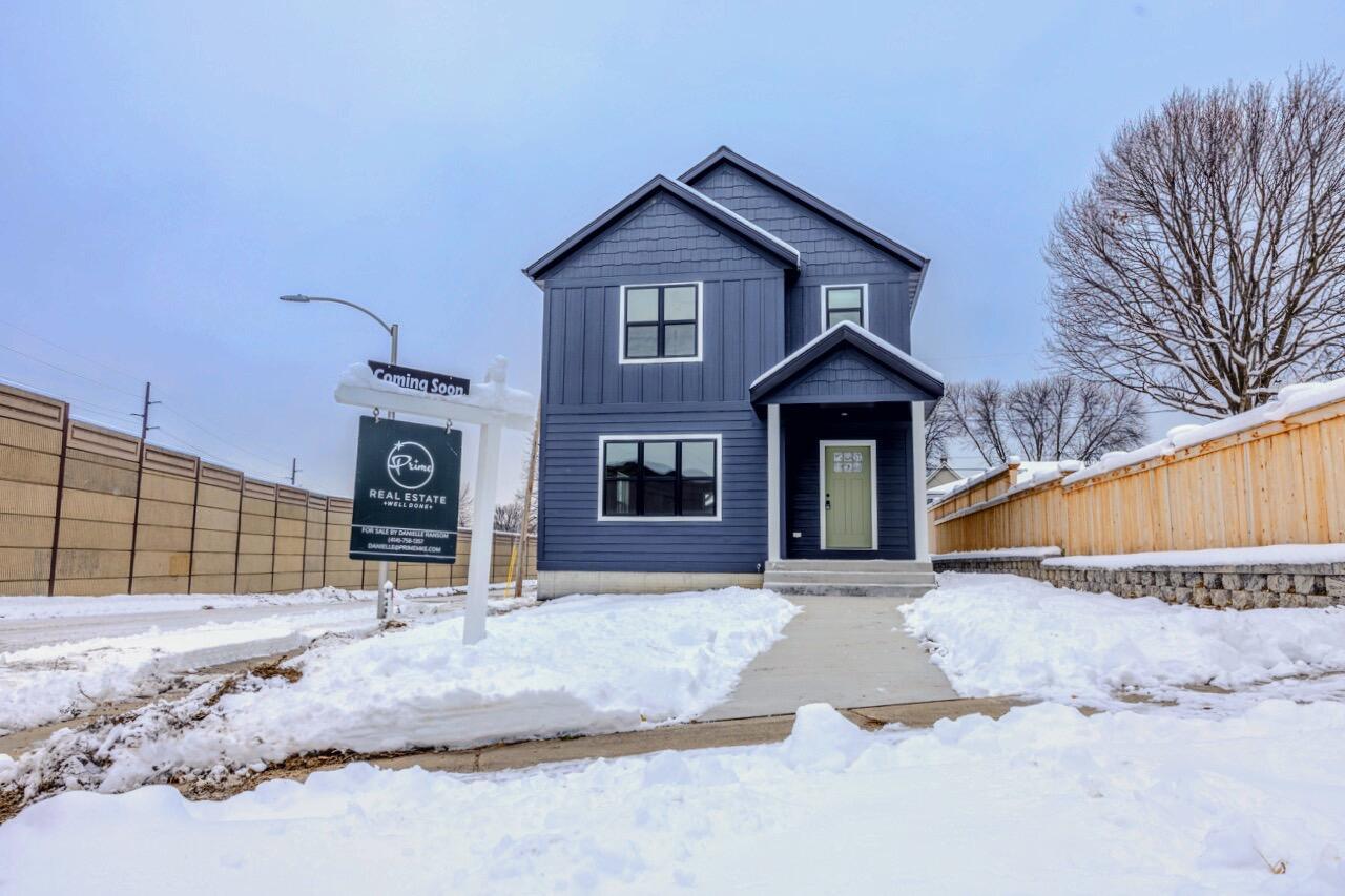 1800 E Hillcrest Ave, Milwaukee, WI 53207