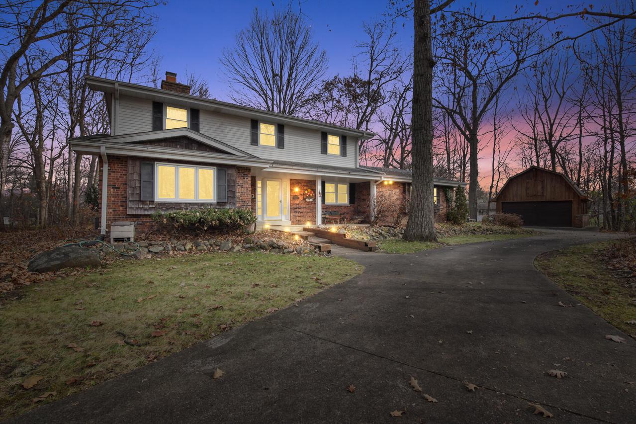 2550 Harmony Cir, Brookfield, WI 53045