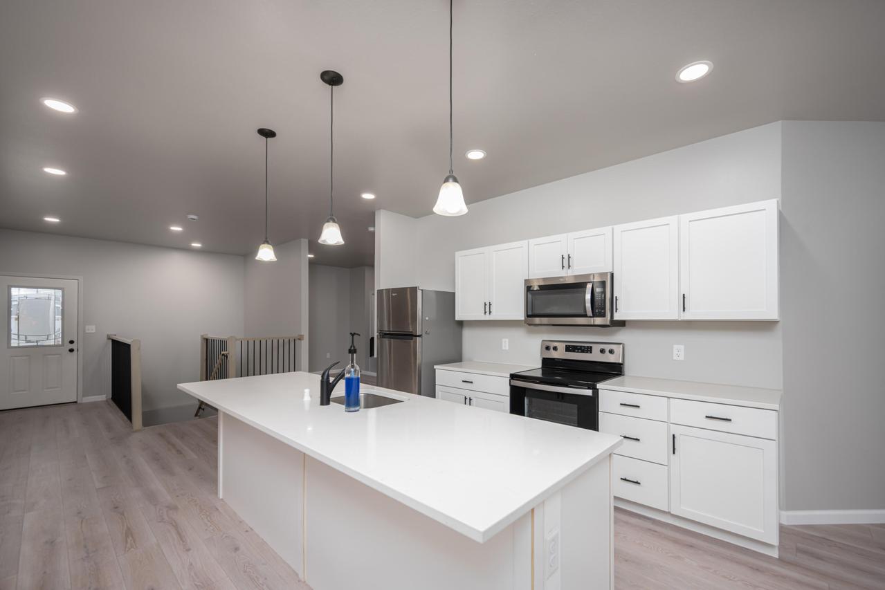 3314 W Alvina Ave, Greenfield, WI 53221