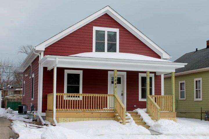 1643 Villa St, Racine, WI 53403