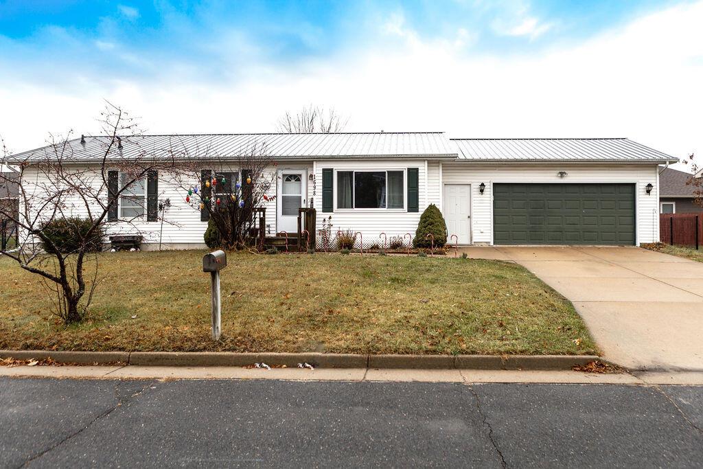 1698 W River Rd, Sparta, WI 54656