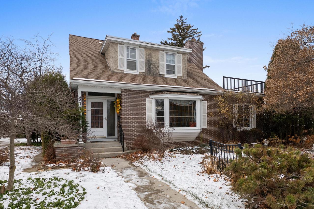 543 Roosevelt Rd, Kohler, WI 53044