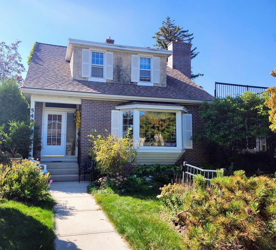 543 Roosevelt Rd, Kohler, WI 53044