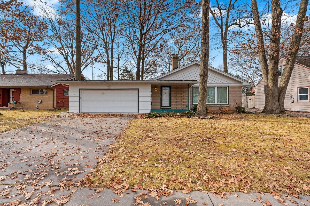 1316 N 23rd St, Manitowoc, WI 54220