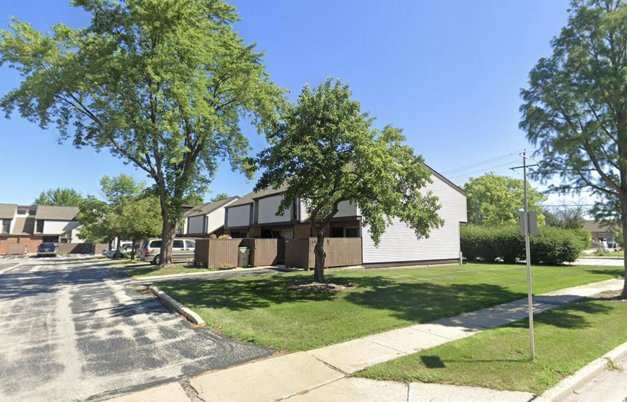 5201 S 13th St #H, Milwaukee, WI 53221