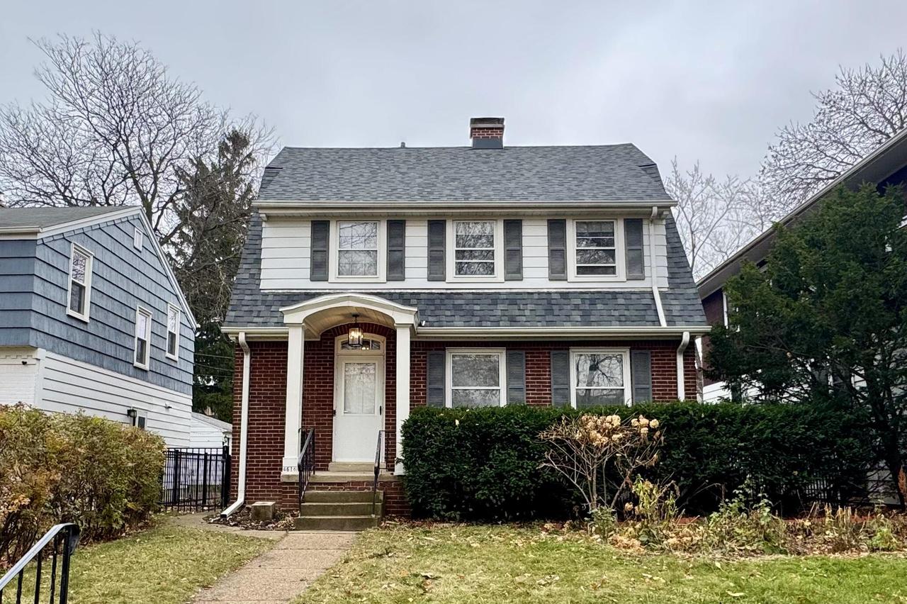 4616 N Larkin St, Whitefish Bay, WI 53211
