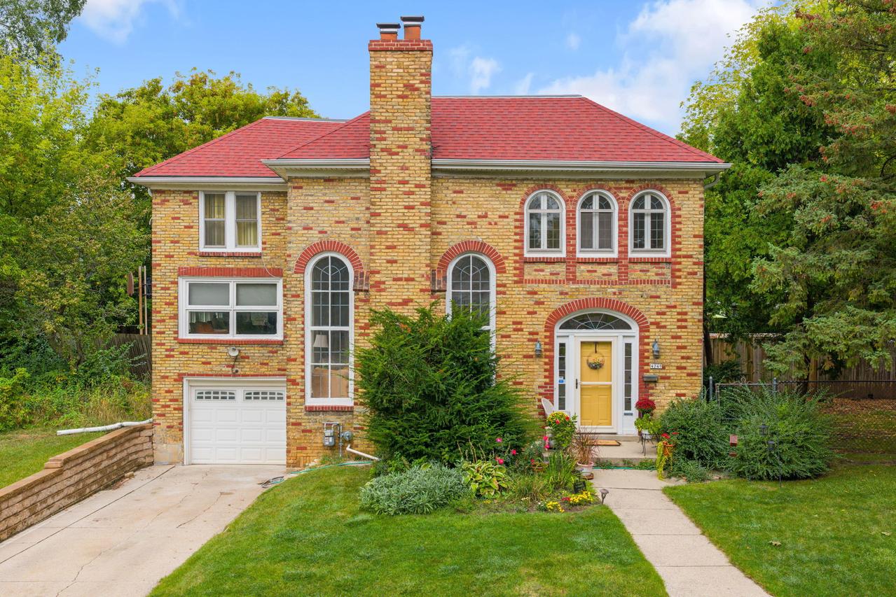 4749 N 75th St, Milwaukee, WI 53218