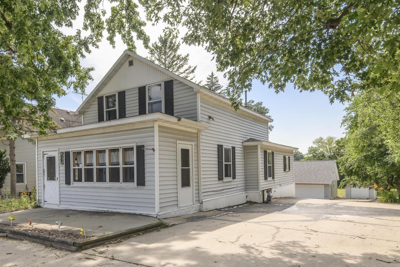 230 N Watertown St, Johnson Creek, WI 53038