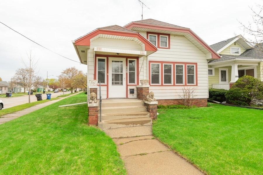 2921 Douglas Ave., Racine, WI 53402