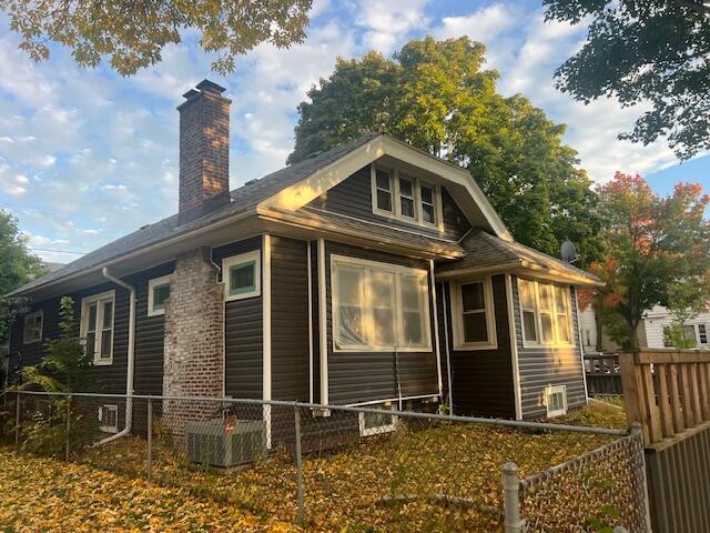 1732 W Scott St, Milwaukee, WI 53204