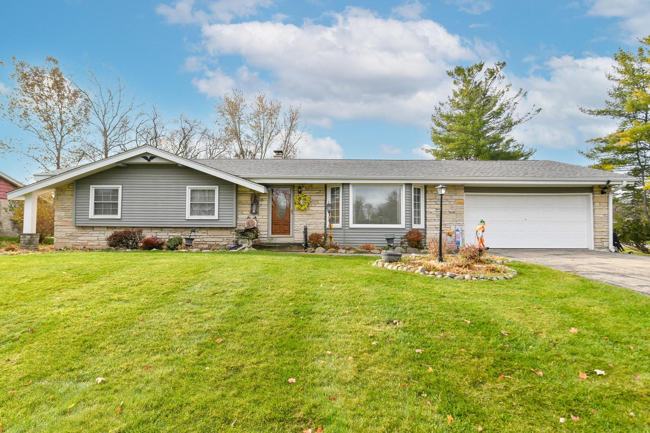 5131 S Root River, Greenfield, WI 53228